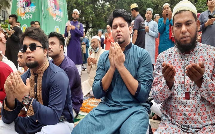 জাতীয় ঈদগাহে দেশবিরোধী ষড়যন্ত্র নস্যাতের জন্য প্রার্থনা